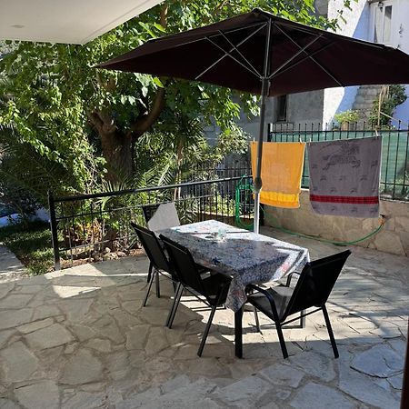 Stone House Under A Rock Kukos Apartment ซีเกีย ภายนอก รูปภาพ